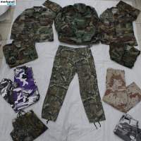 Abbigliamento Militare Americano in balle da 45 KG